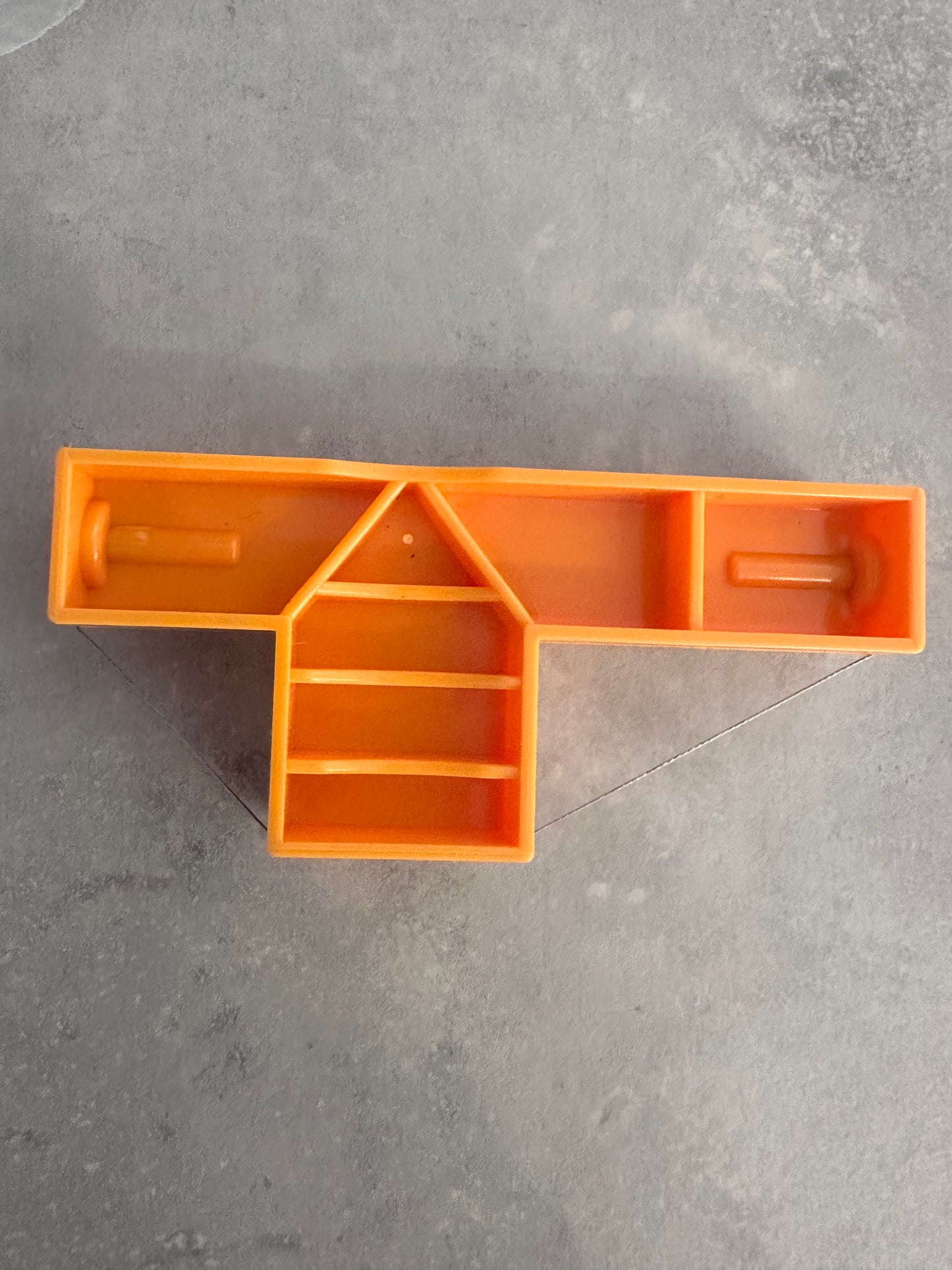Angle cutting tool
