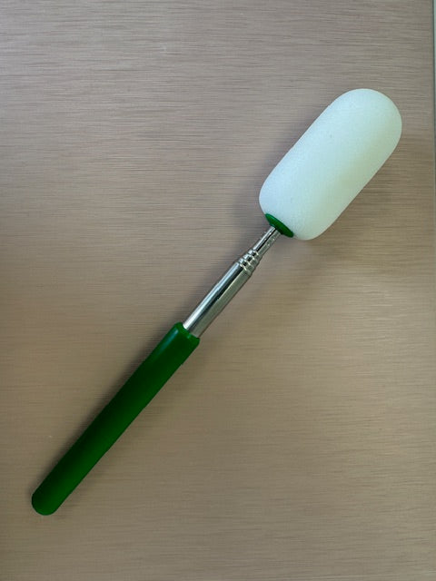 Sponge on a stick - retractable