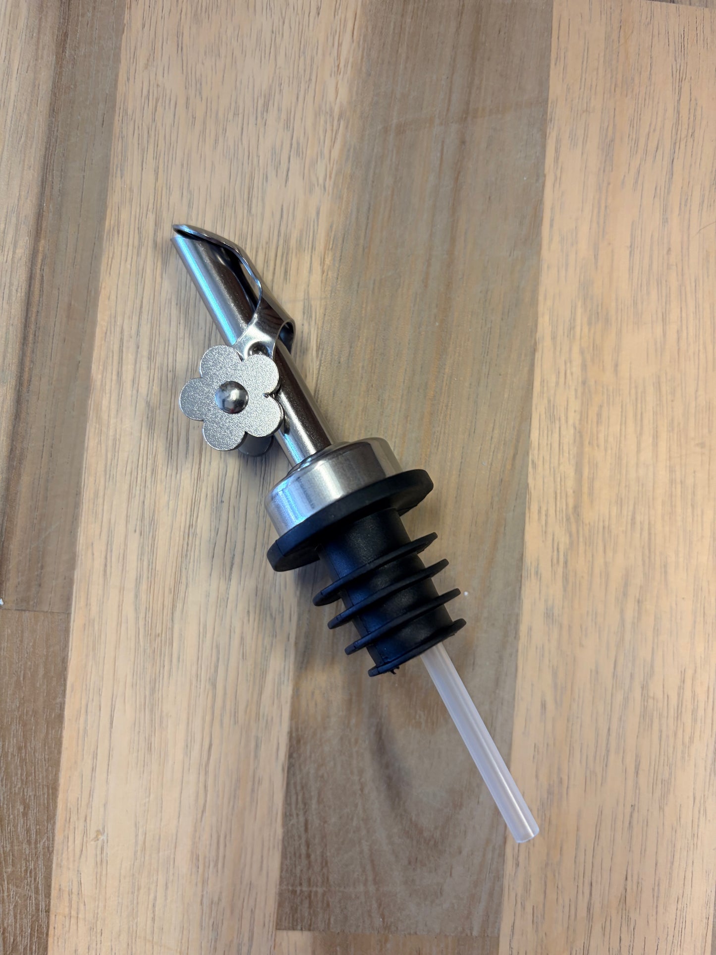 Flower Metal Bottle Pourer oil stopper