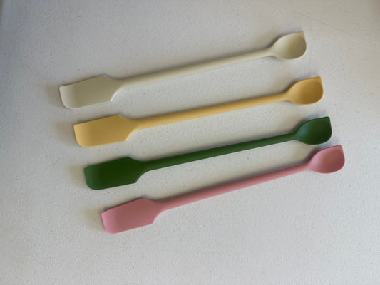 Narrow 2-ended Spatula with scoop glaze mixer
